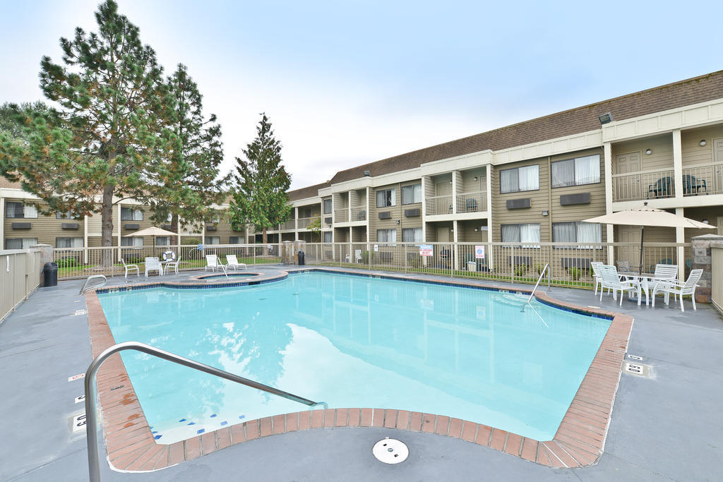 Ramada By Wyndham Kent Seattle Area Otel Dış mekan fotoğraf