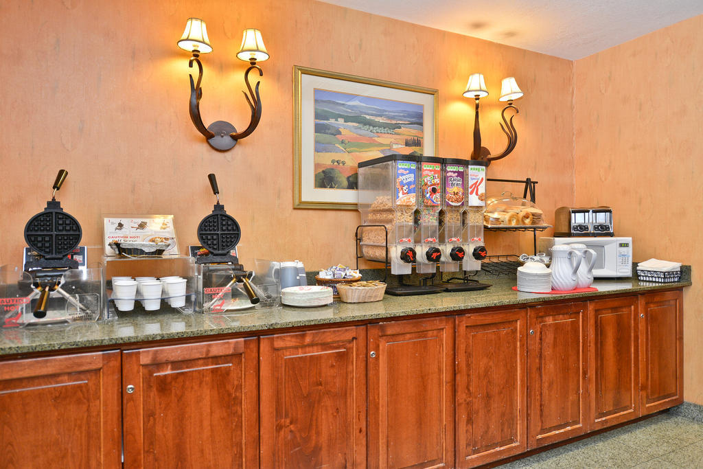 Ramada By Wyndham Kent Seattle Area Otel Dış mekan fotoğraf